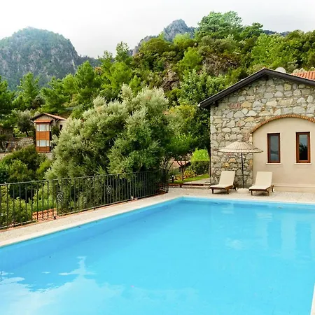 Kumlubuk Sleeps 5 Pool Air Con Wifi * Turunç